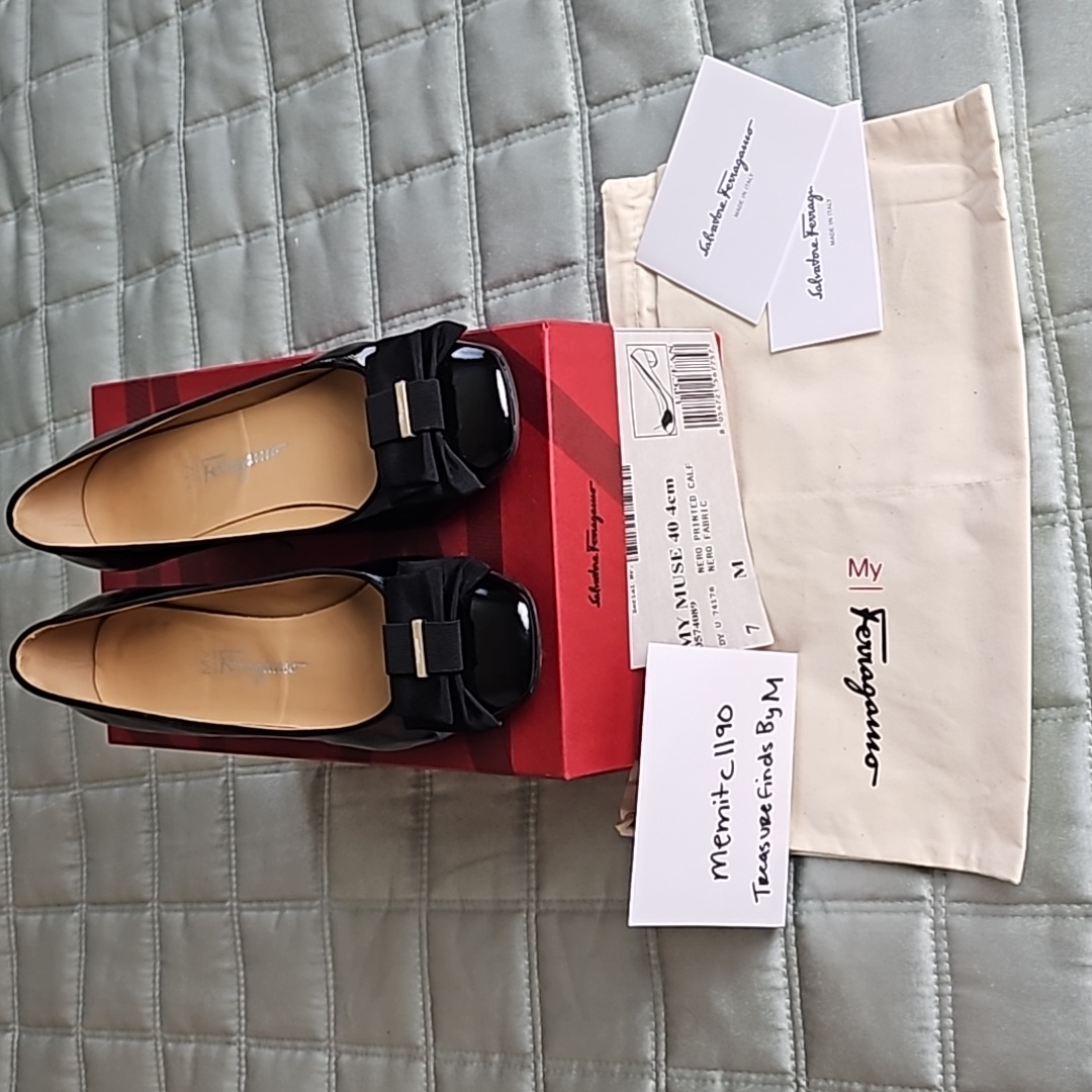 Salvatore Ferragamo "My Muse" Patent Leather Heel Pumps With Bow Size 7 Us